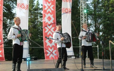Республиканский фестиваль-конкурс «Шуд, арганэ! Жынгырты, Мувыре!» (Играй и пой, гармонь, в Мувыре!)